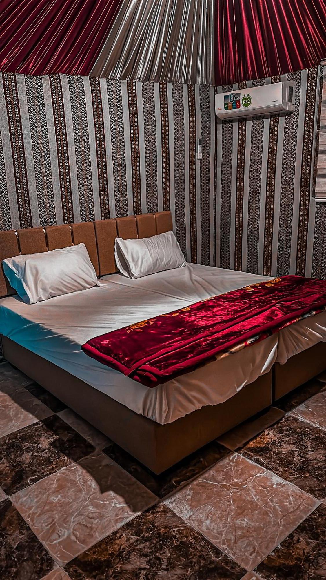 Scarlet Luxury Camp Wadi Rum Exterior foto